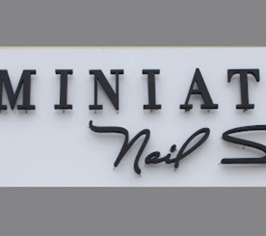 Miniature Nail Salon