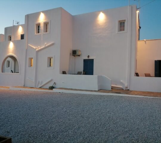 Paros King Luxury Apartments