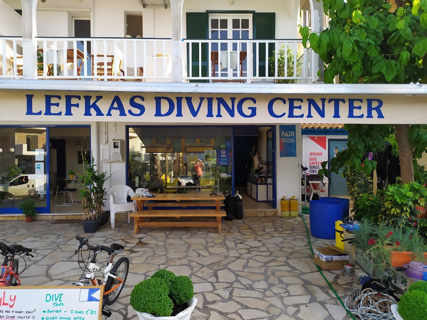 LEFKAS DIVING CENTER