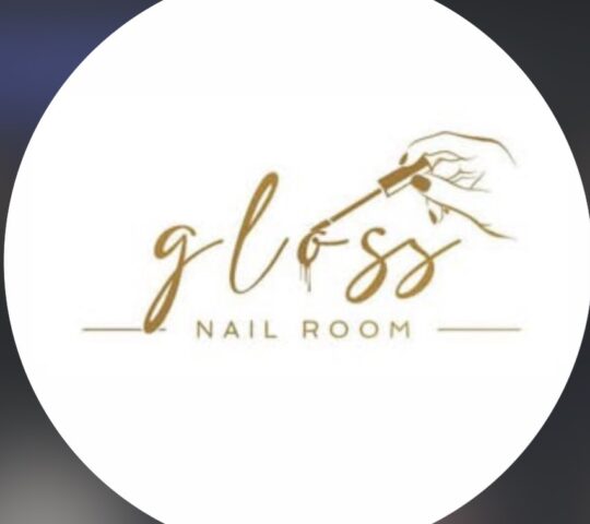 Gloss nail room